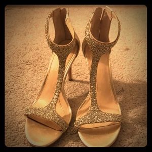 Gold shining high heels